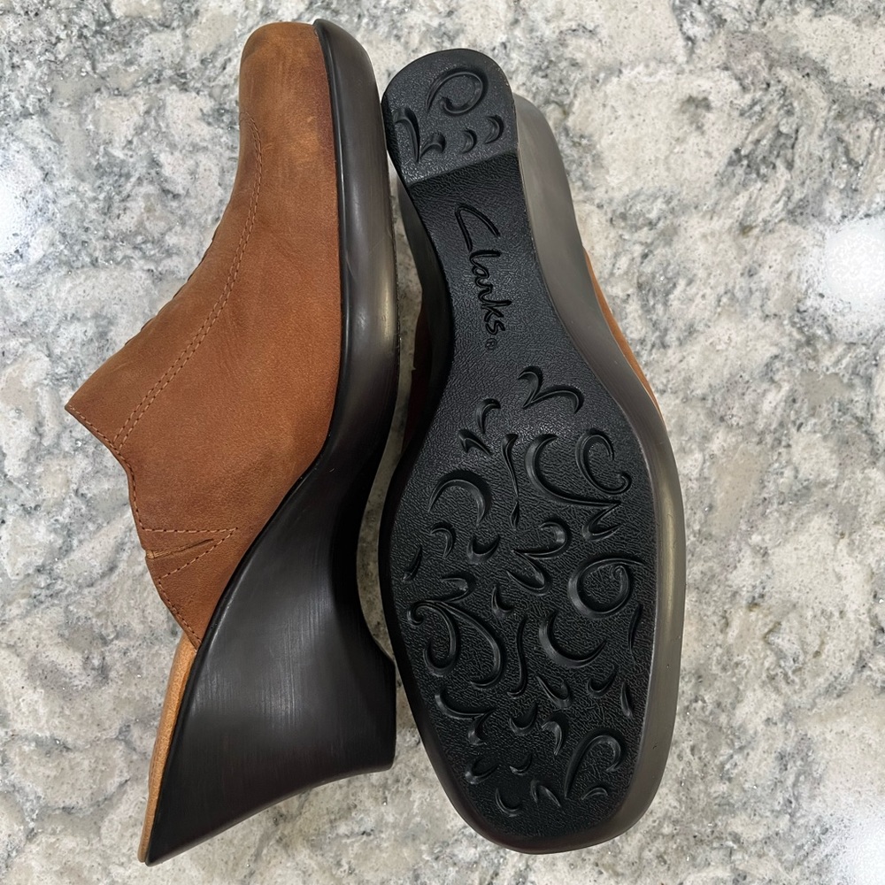 Clark’s Napoli Braided Brown Suede Wedge Heels Sz 8.5